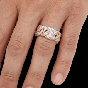 Iced Out Rose Polished Pig Nose Link Unisex Moissanite Band